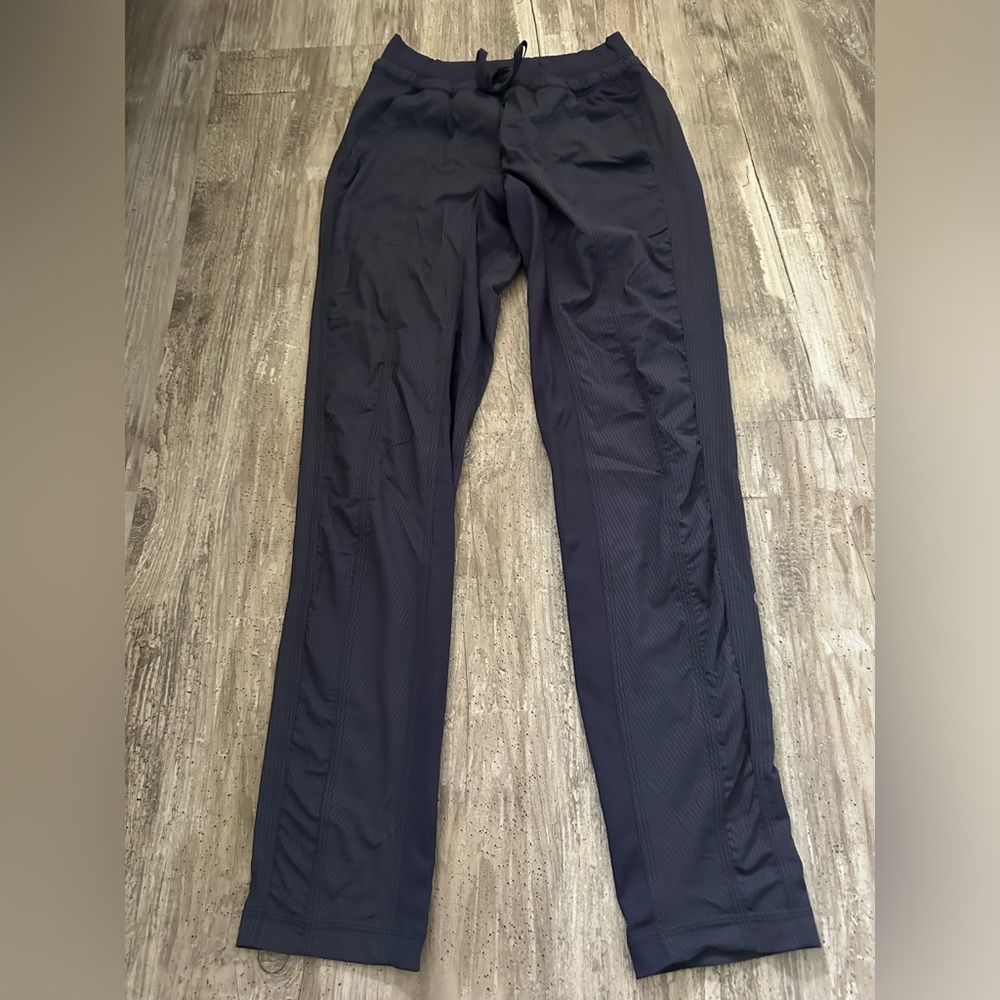 Dance studio cropped skinny pants size 2 navy